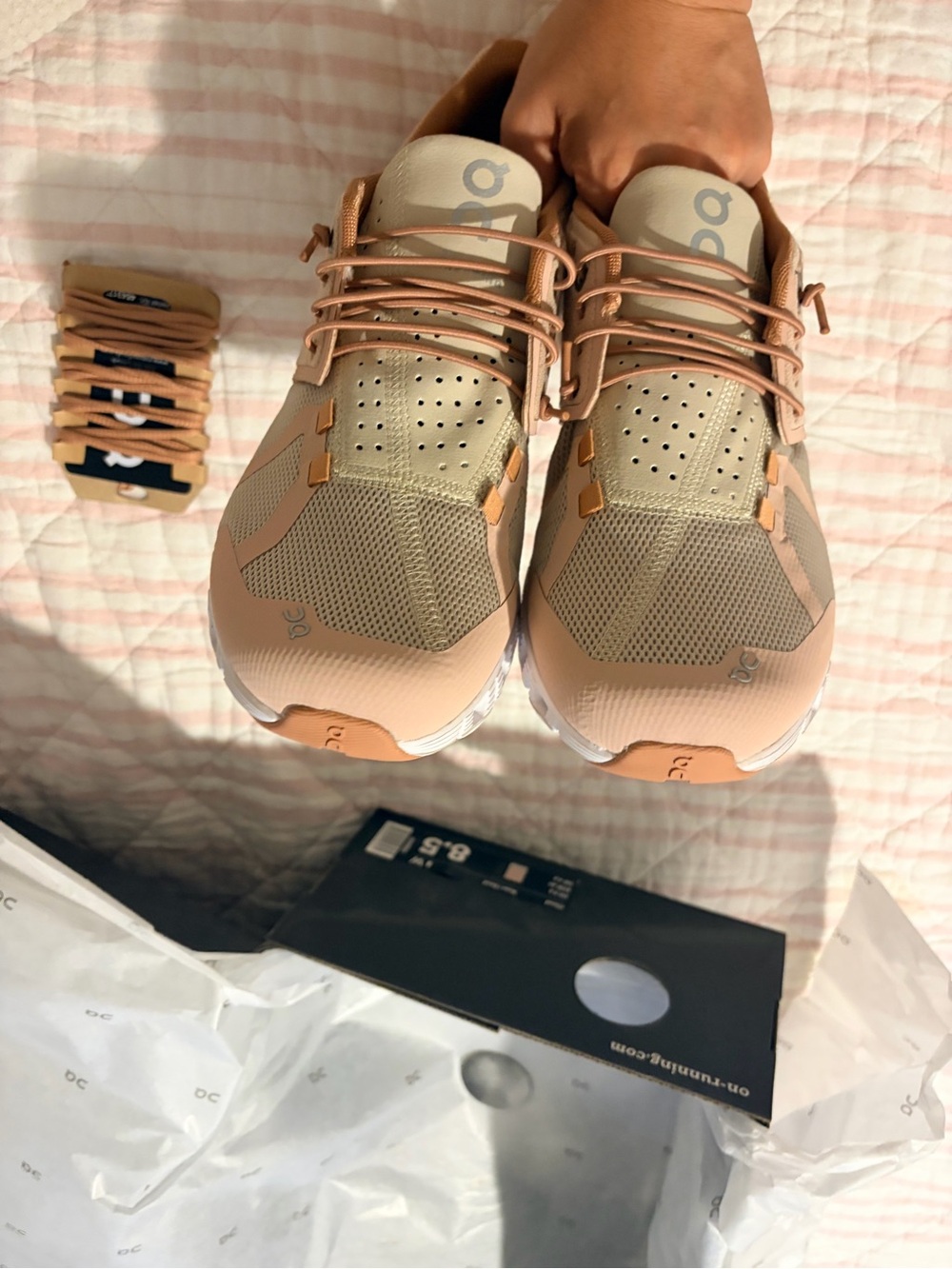 NWB RARE ON RUNNING WOMEN’S RUNNING SHOES IN ROSE/SAND - Picture 8 of 9